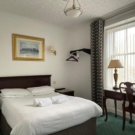 Argyll Arms Hotel แคมป์เบลทาวน์ ภายนอก รูปภาพ